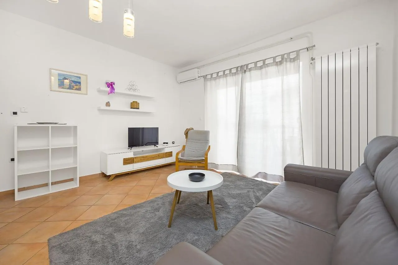Apartmani Paliska Pula 0*,