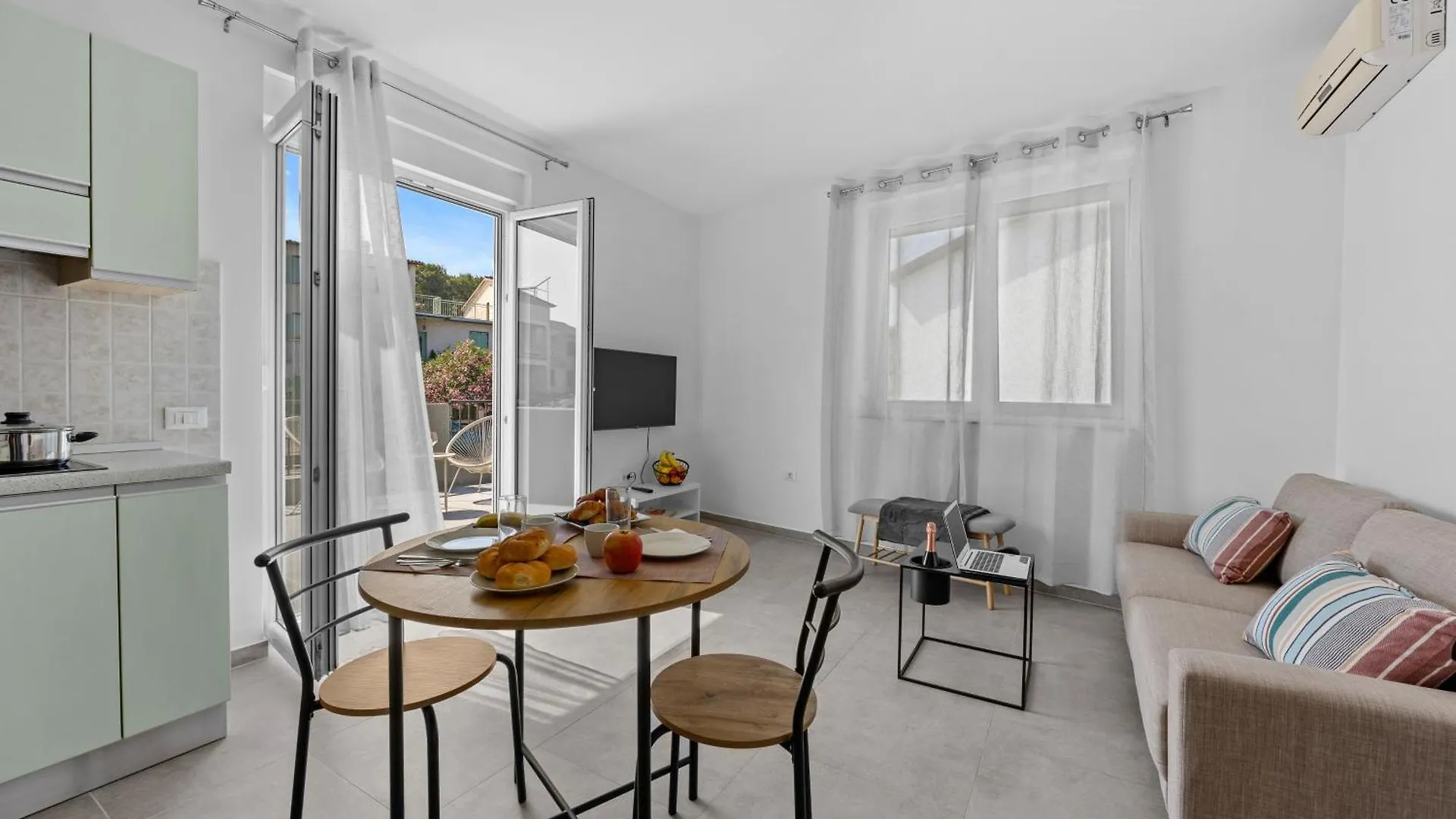 Apartmani Paliska Pula 0*,